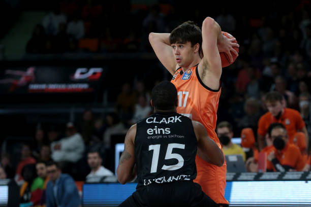 走得更远是 走得更远是