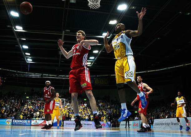 巴萨主帅哈 巴萨主帅哈