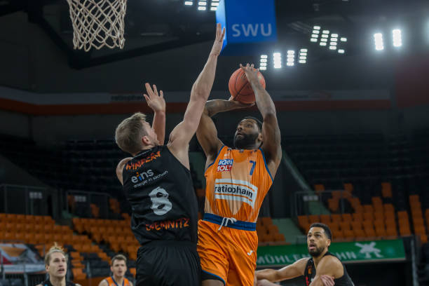 占据优势 占据优势